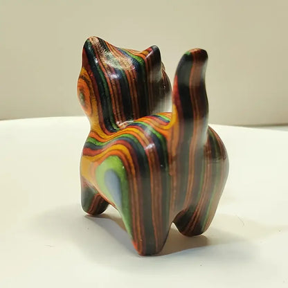 Creative wooden sculpture small cat